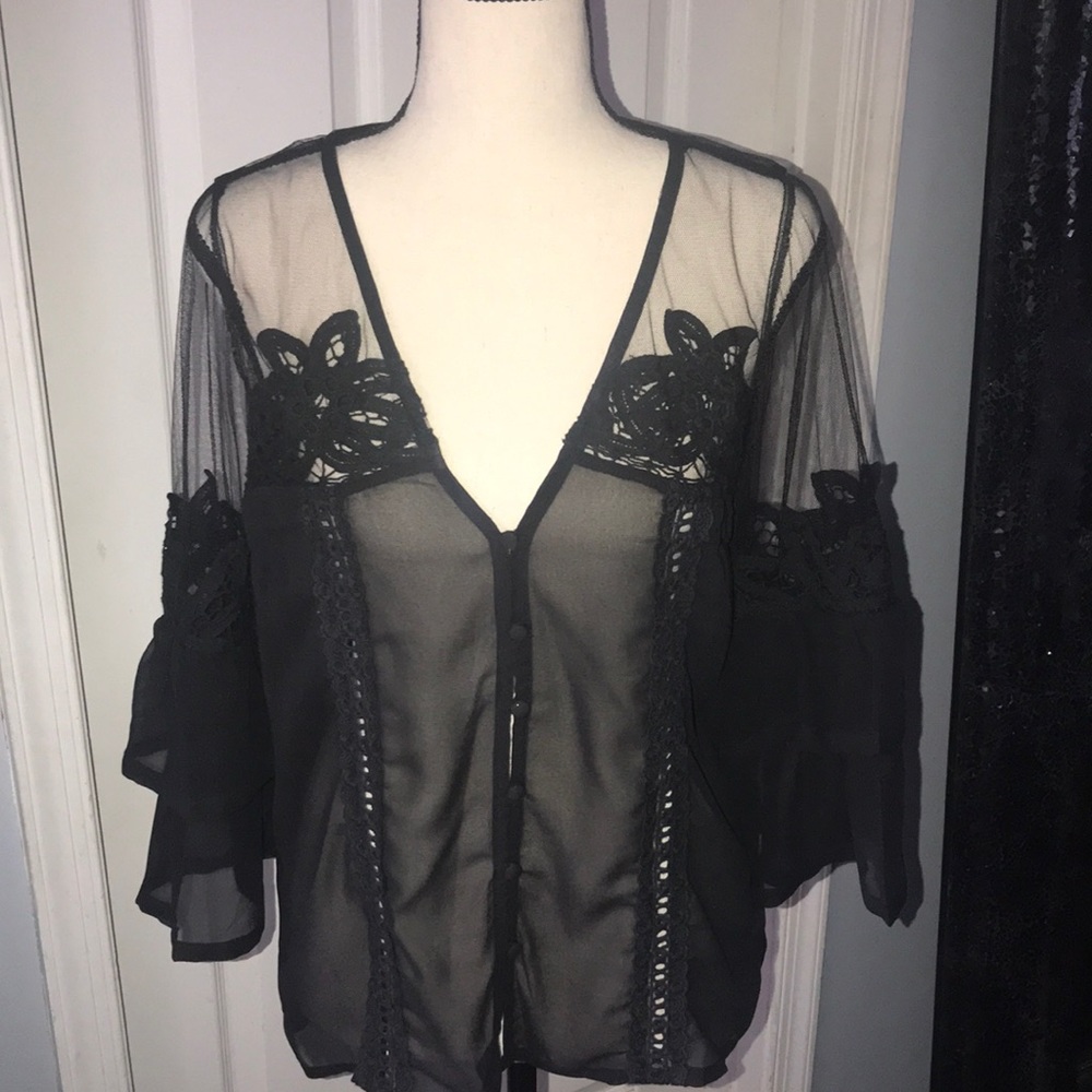 Beautiful sheer lace blouse 🖤